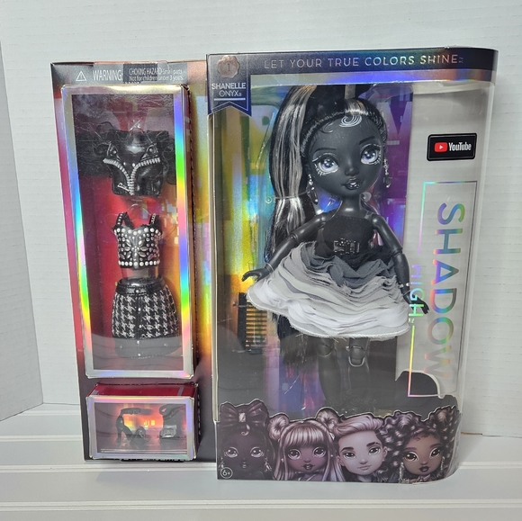 New Shadow High Shanelle Onyx Rainbow High Fashion Doll - Picture 6 of 9